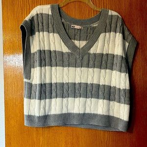 SO Sweater Cropped Sweater Vest